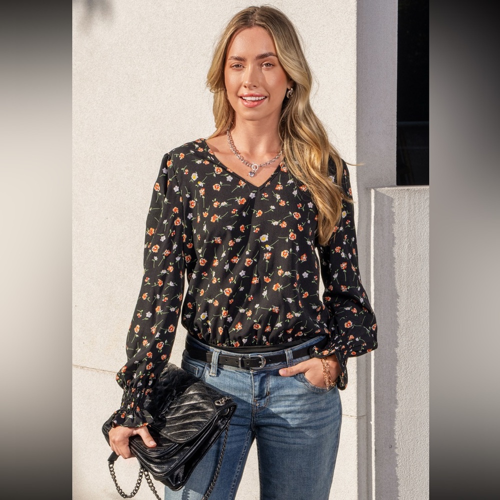 SweatyRocks Black Ditsy V-Neck Floral Black Blouse Long Sleeve XL